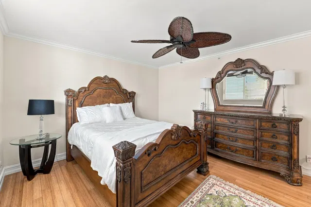Unit 211N photo 48