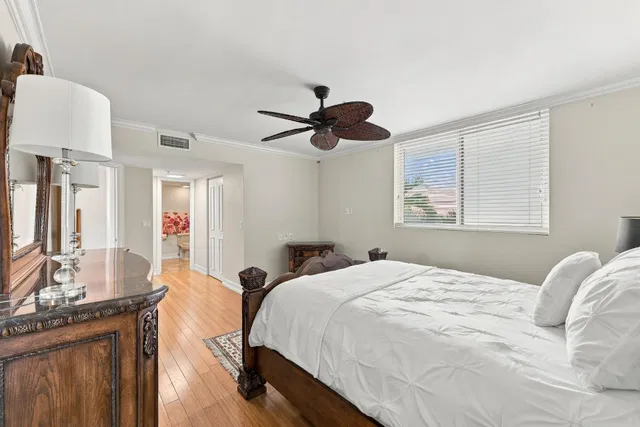 Unit 211N photo 50