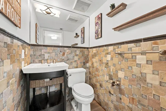 Unit 211N photo 54