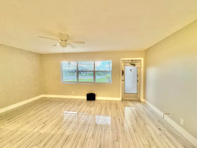 Residence photo 2