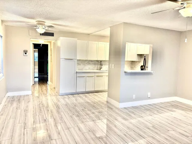 Residence photo 15