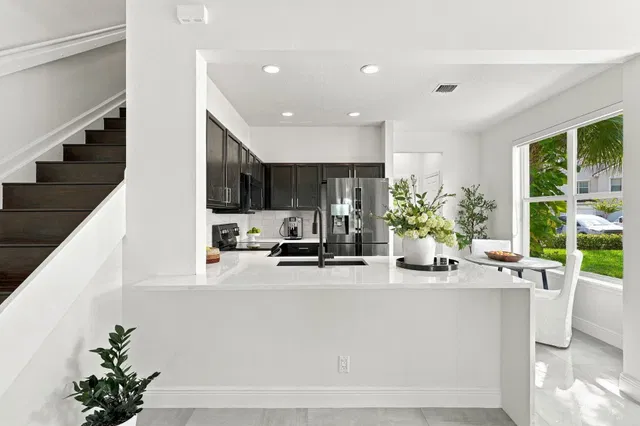 Residence photo 5