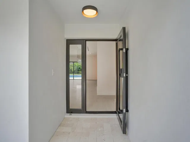  Residence photo 6