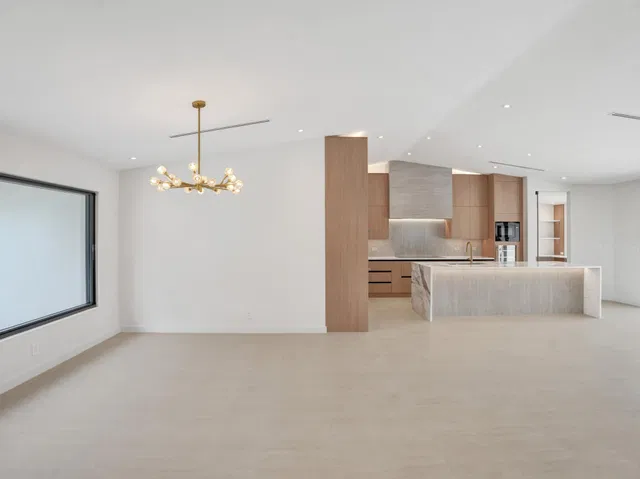  Residence photo 8