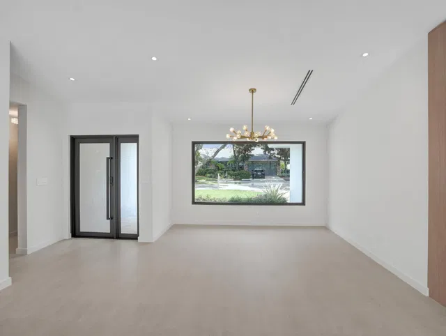  Residence photo 24