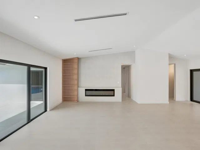  Residence photo 26
