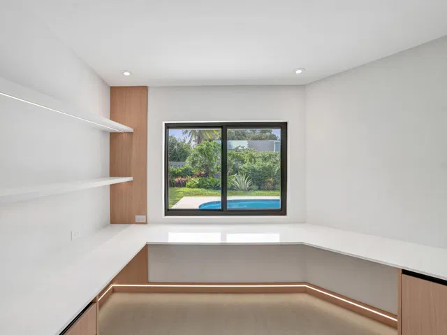  Residence photo 30