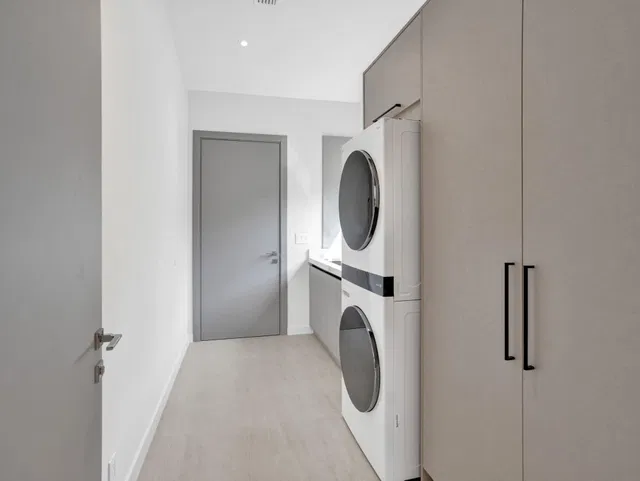  Residence photo 35