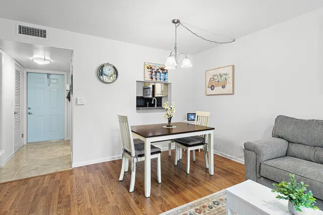 Unit 247 photo 6
