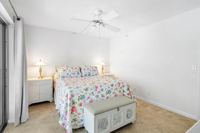 Unit 247 photo 14