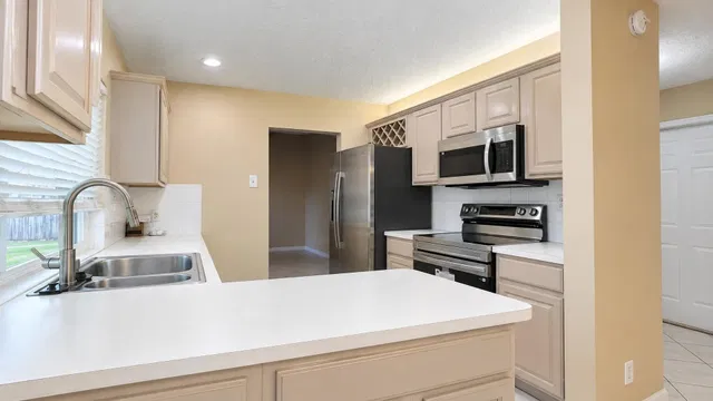 Residence photo 3