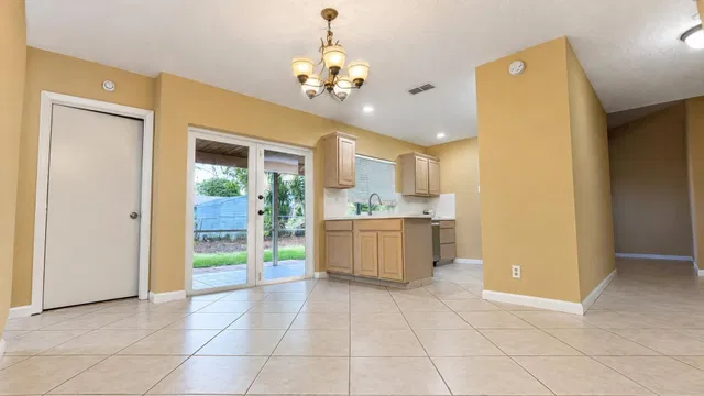 Residence photo 5