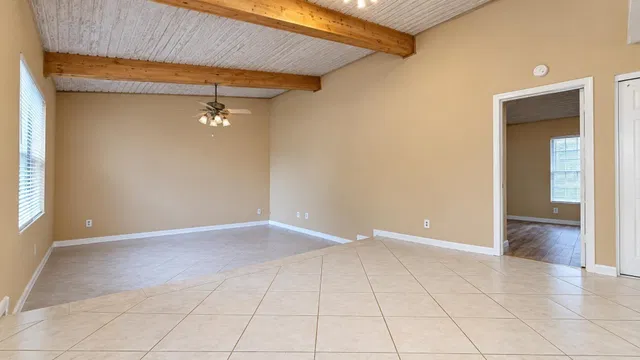 Residence photo 8