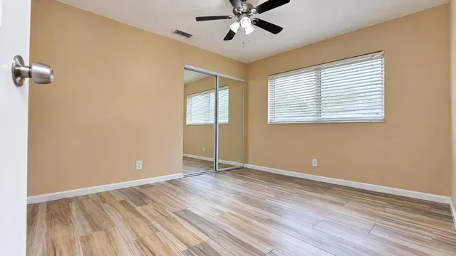 Residence photo 12