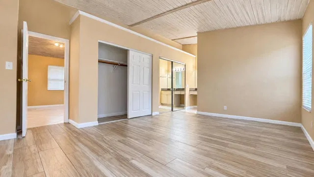 Residence photo 17
