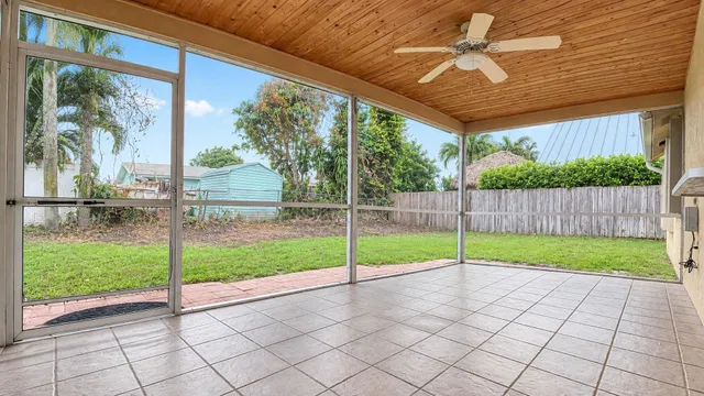 Residence photo 22