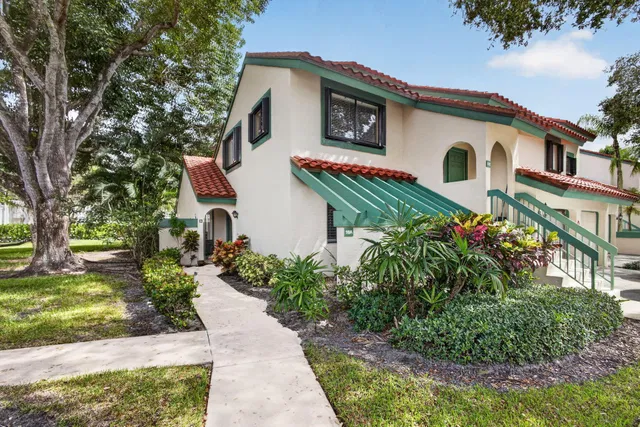 PGA National Palm Beach Gardens Unit A photo 2