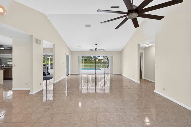 Residence photo 11