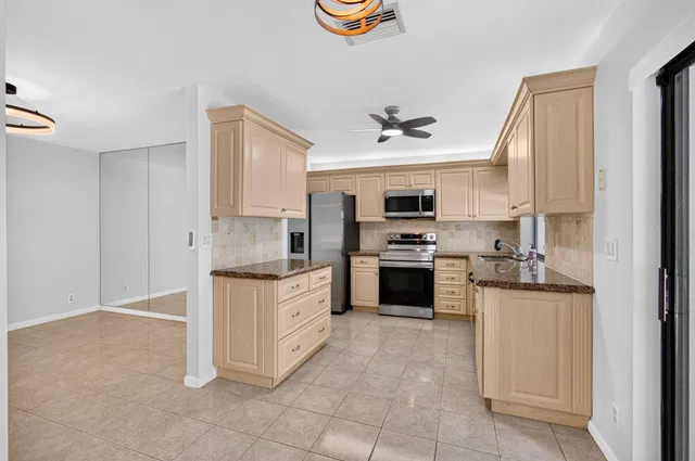 Residence photo 23