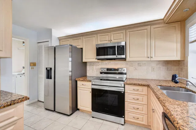 Residence photo 26