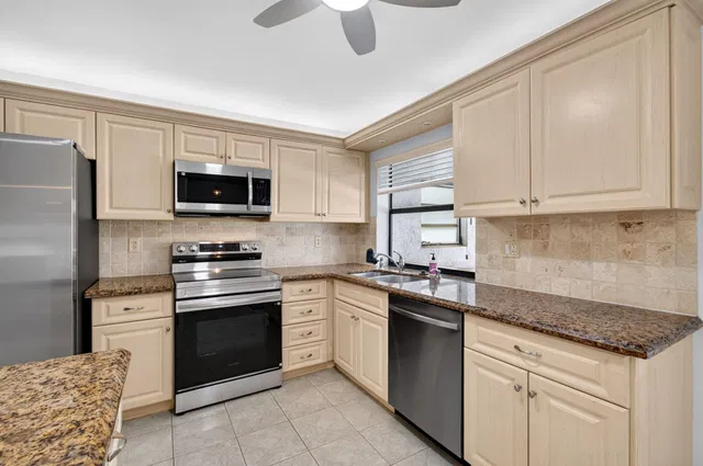 Residence photo 27