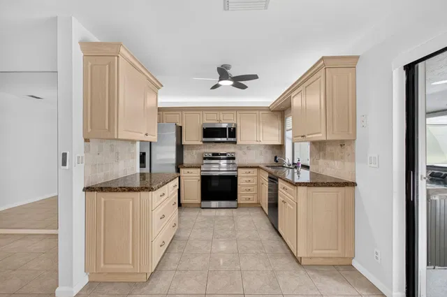 Residence photo 28