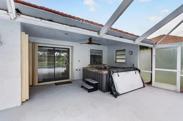 Residence photo 62