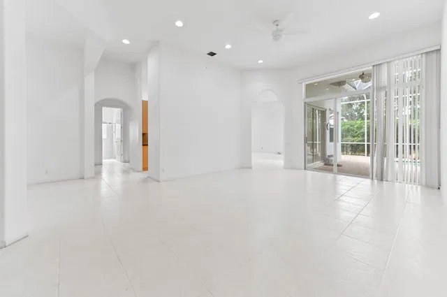 Residence photo 6