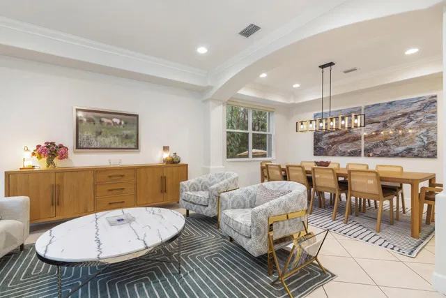 Residence photo 3