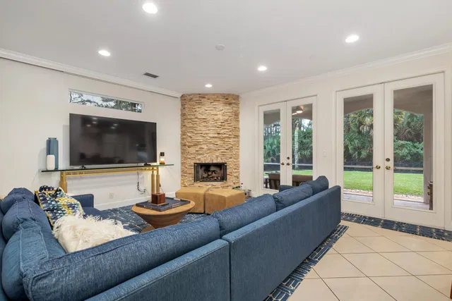 Residence photo 5