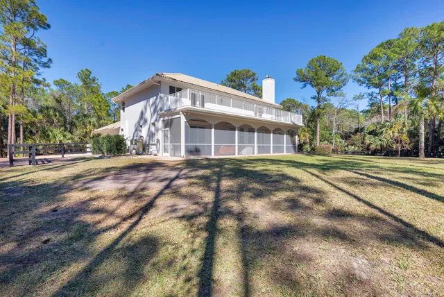 Residence photo 19