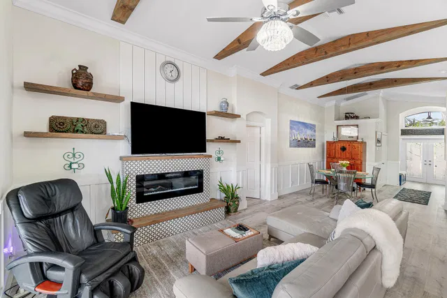 Residence photo 9