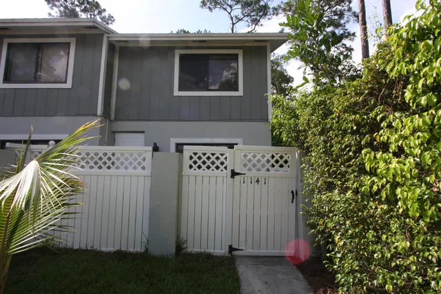 Residence photo 32