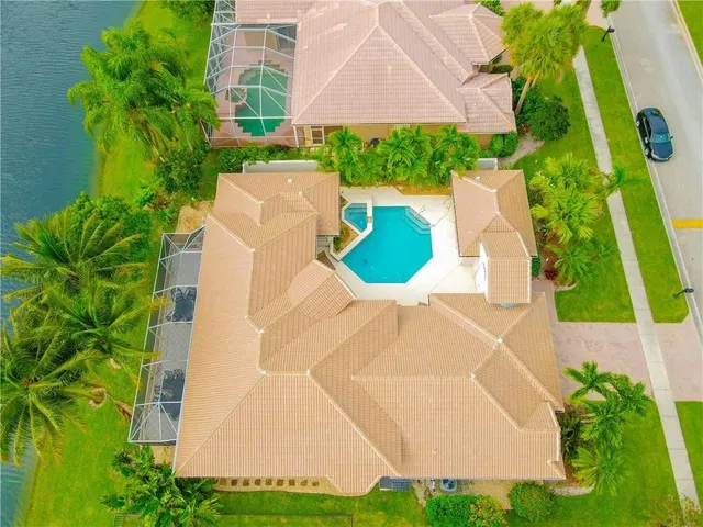 Boca Isles Residence photo 9