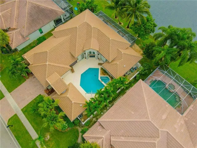 Boca Isles Residence photo 10