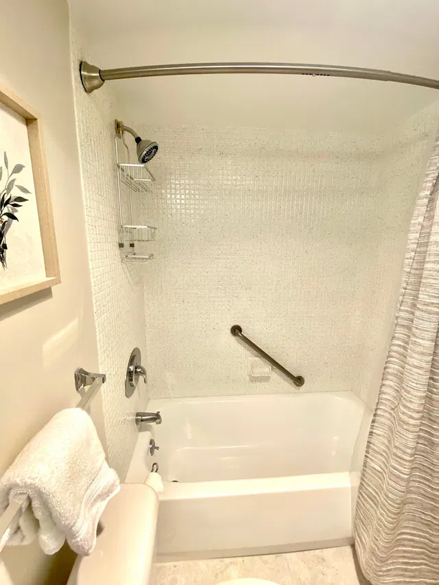 Unit 101 photo 18