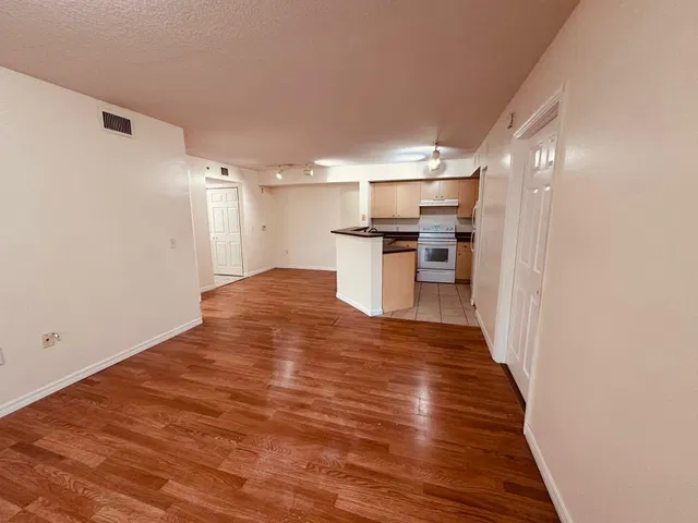 Residence photo 2