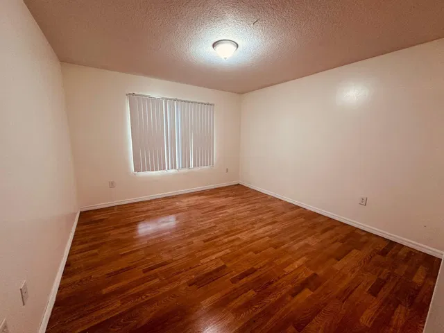 Residence photo 5