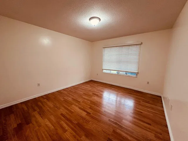 Residence photo 8