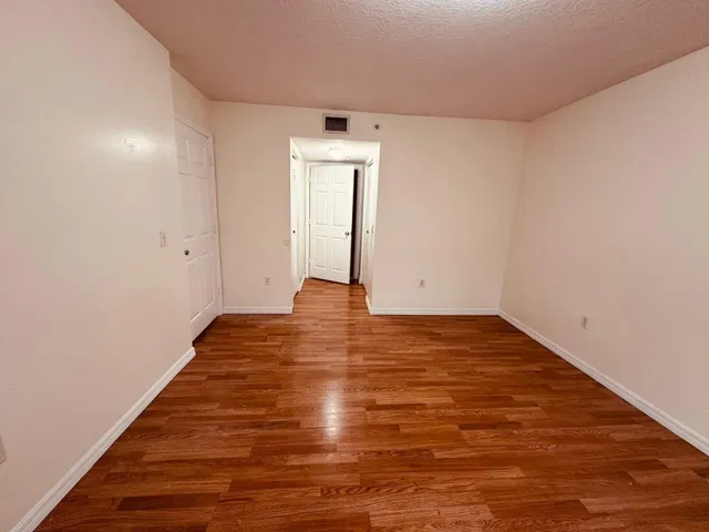 Residence photo 9