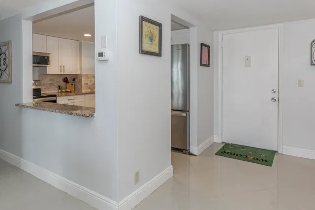  Unit 408 photo 6