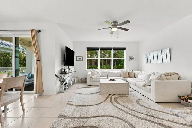 Residence photo 3