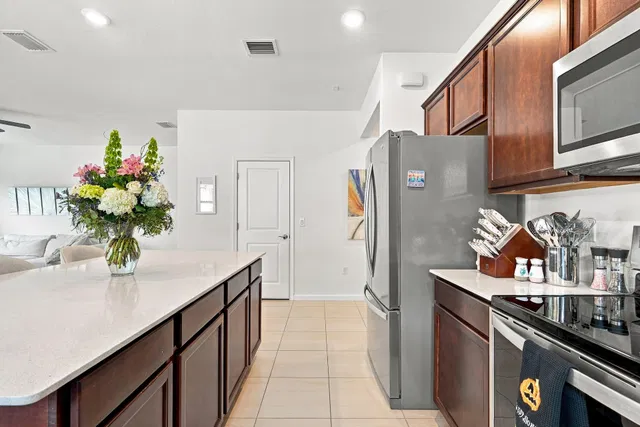 Residence photo 9
