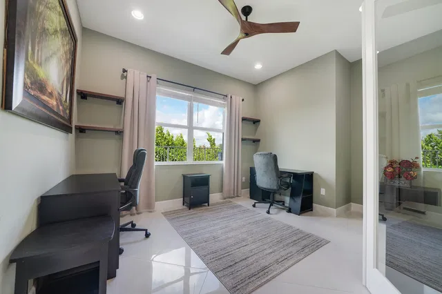  Residence photo 28