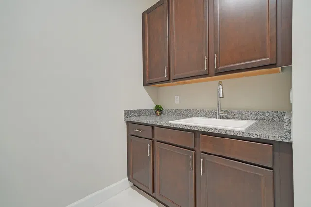  Residence photo 34