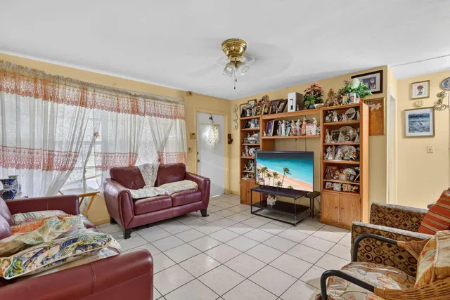  Residence photo 7