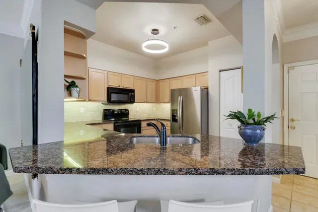 Unit 106 photo 10