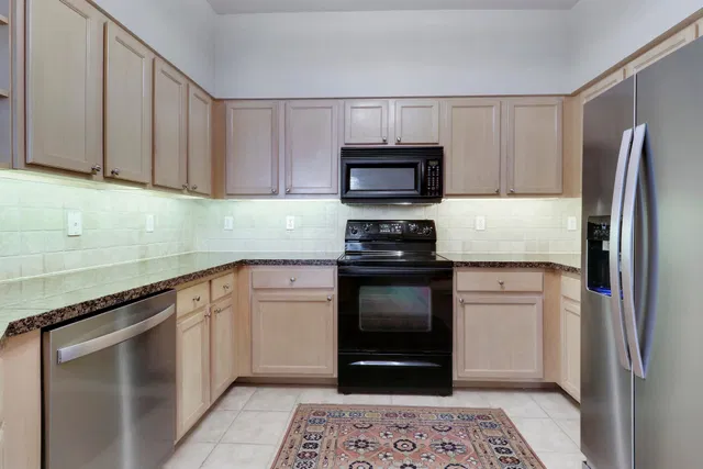  Unit 106 photo 12