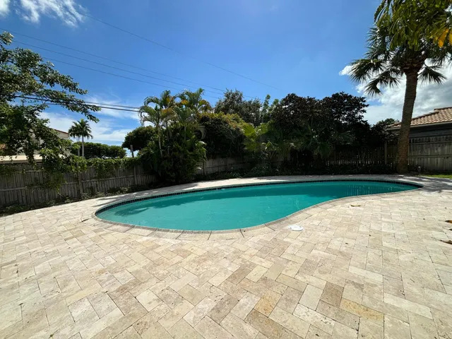  Residence photo 4
