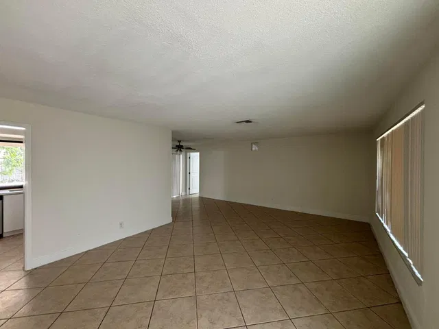  Residence photo 12